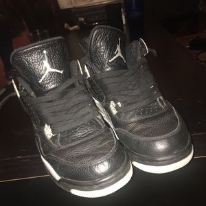 Jordan 4s
